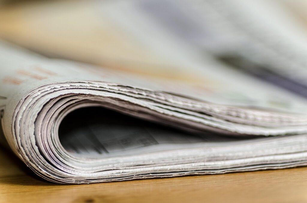 newspapers 444448 1280
