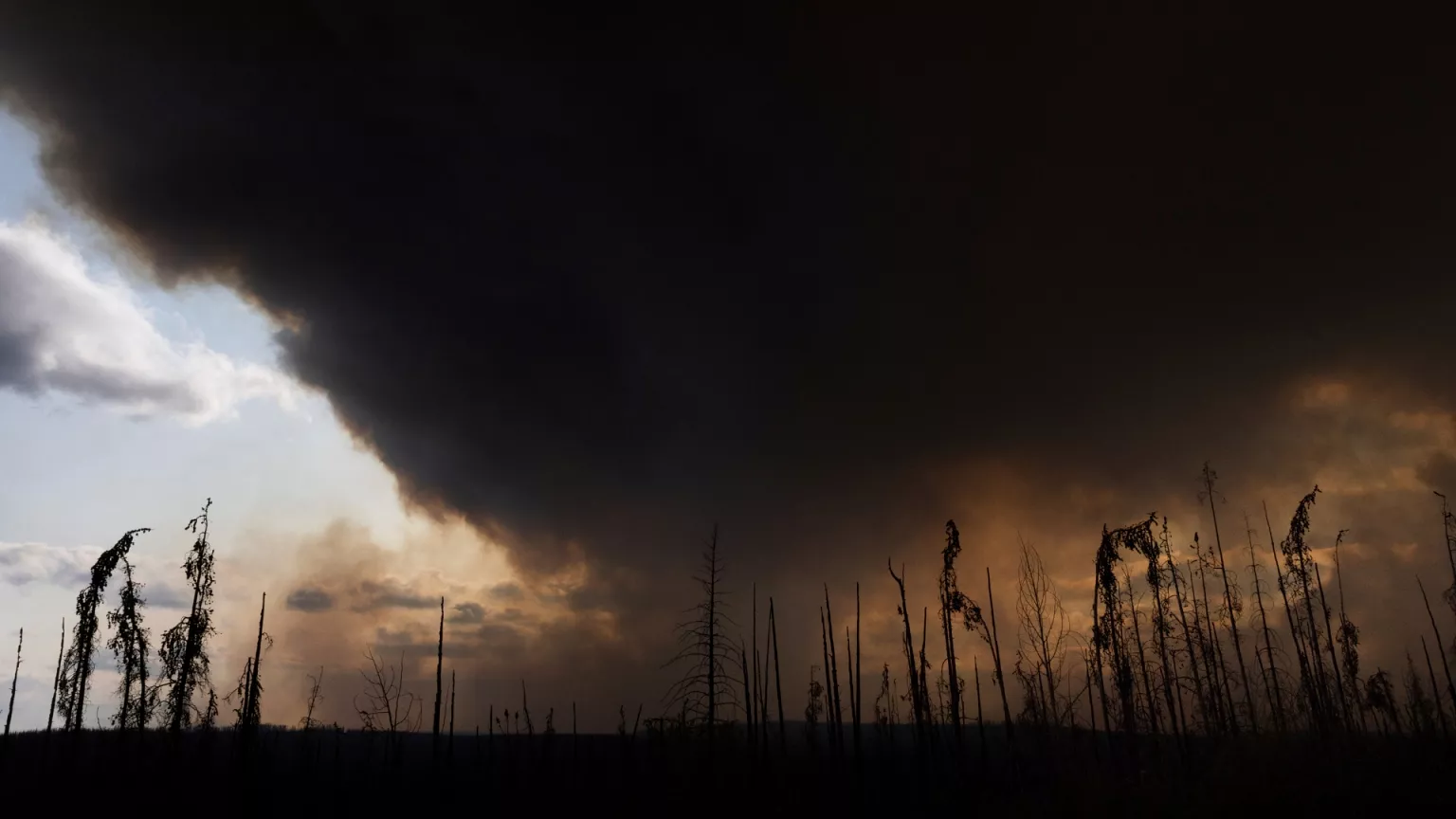Canada Wildfires 2025: Uncontrolled Fires Trigger Health Alerts and Evacuations